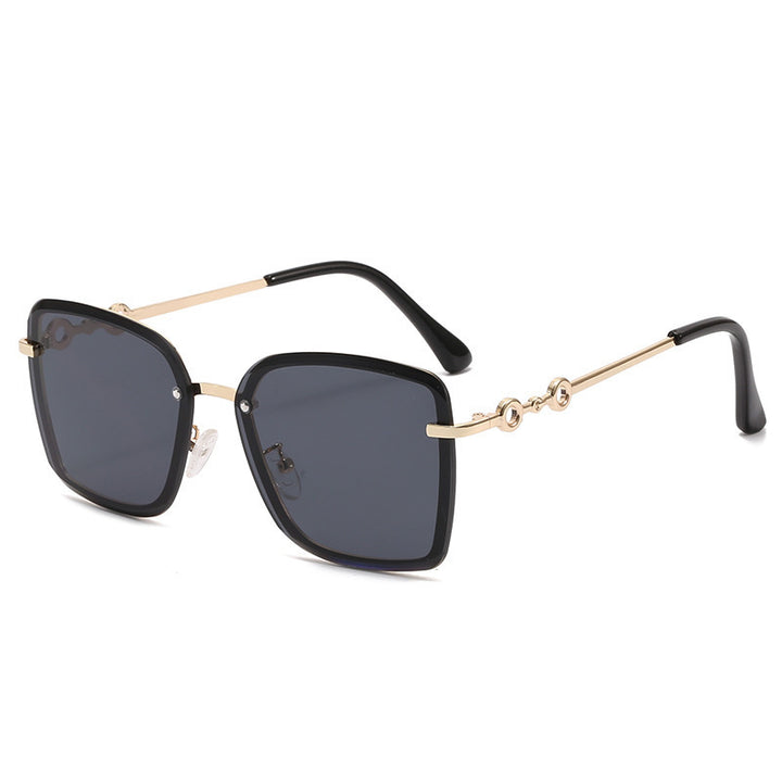 Women's square sunglasses with mirrored lenses and elegant detail Stornfield