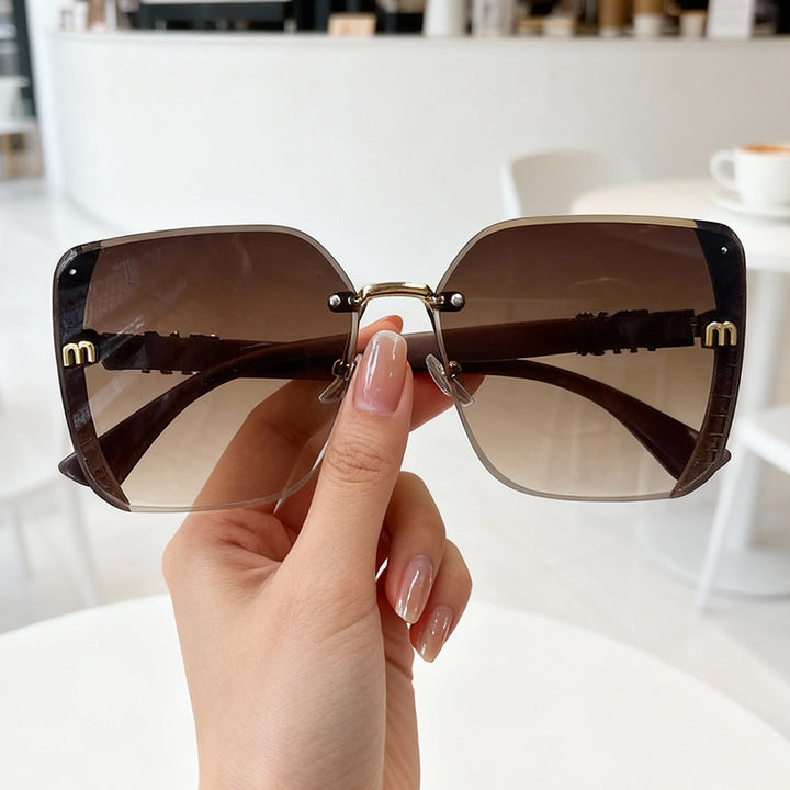 Fashionable Oversized Sunglasses Stornfield