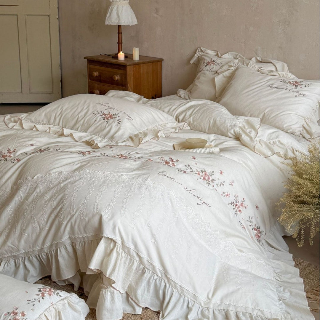 Shabby-Chic Bedding Set with Lace Embroidery, Ruffle and Floral Motif