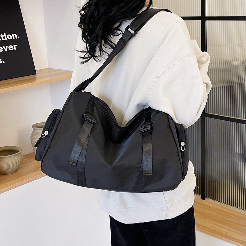 Versatile Compartmentalized Travel Tote Stornfield