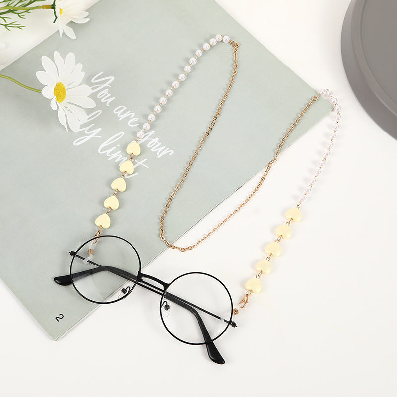 Heart Charm Eyewear Chain Stornfield