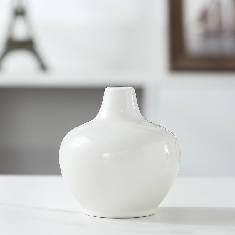 Elegant Ceramic Flower Bud Vase Stornfeild