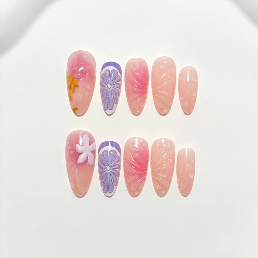 Artificial nail set with floral design and 3D effects Stornfield