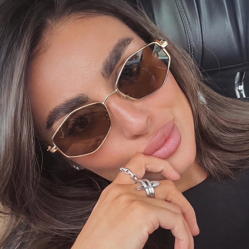 Women's geometric sunglasses with protective UV filter and high-end metal frame Stornfield
