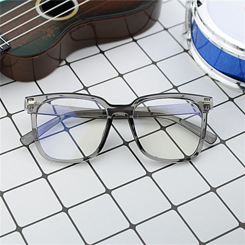 Women's fashionable oversized sunglasses with square frame and UV protection Stornfield