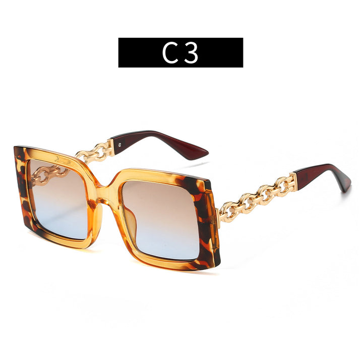 Ladies elegant sunglasses with luxurious chain details Stornfield