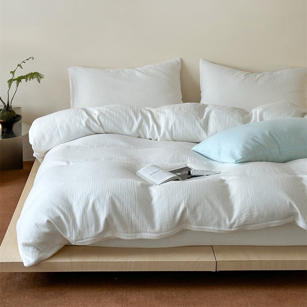 Bed linen set made of enzyme-washed cotton with a light texture