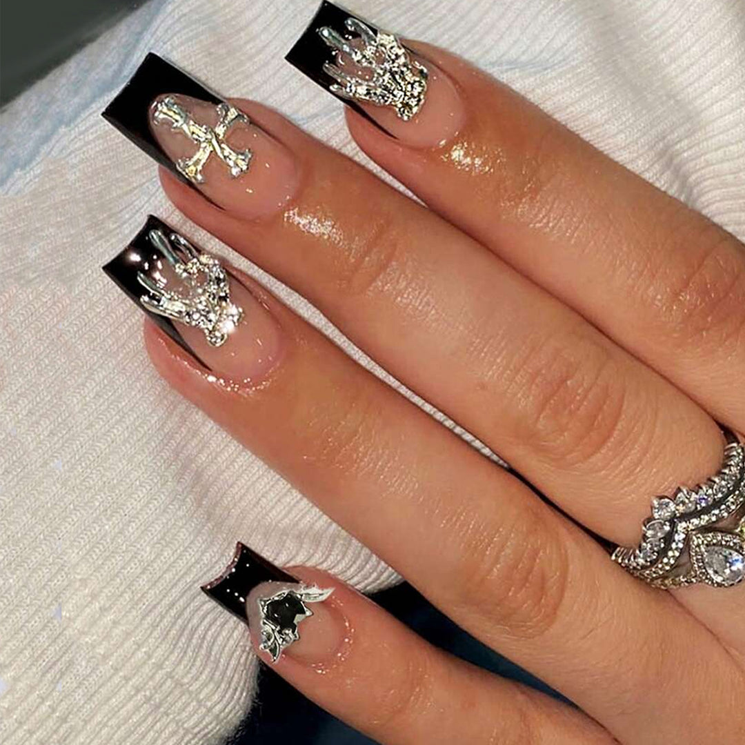 Artificial nails with glamorous sparkling embellishments Stornfield
