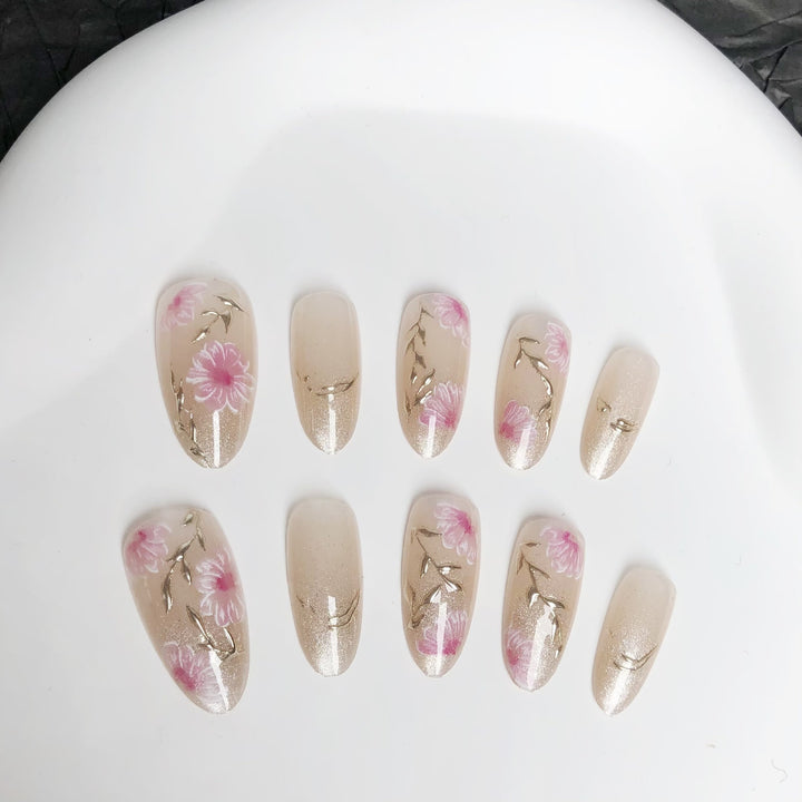 Artistic Flower-Design Press-On Nail Set