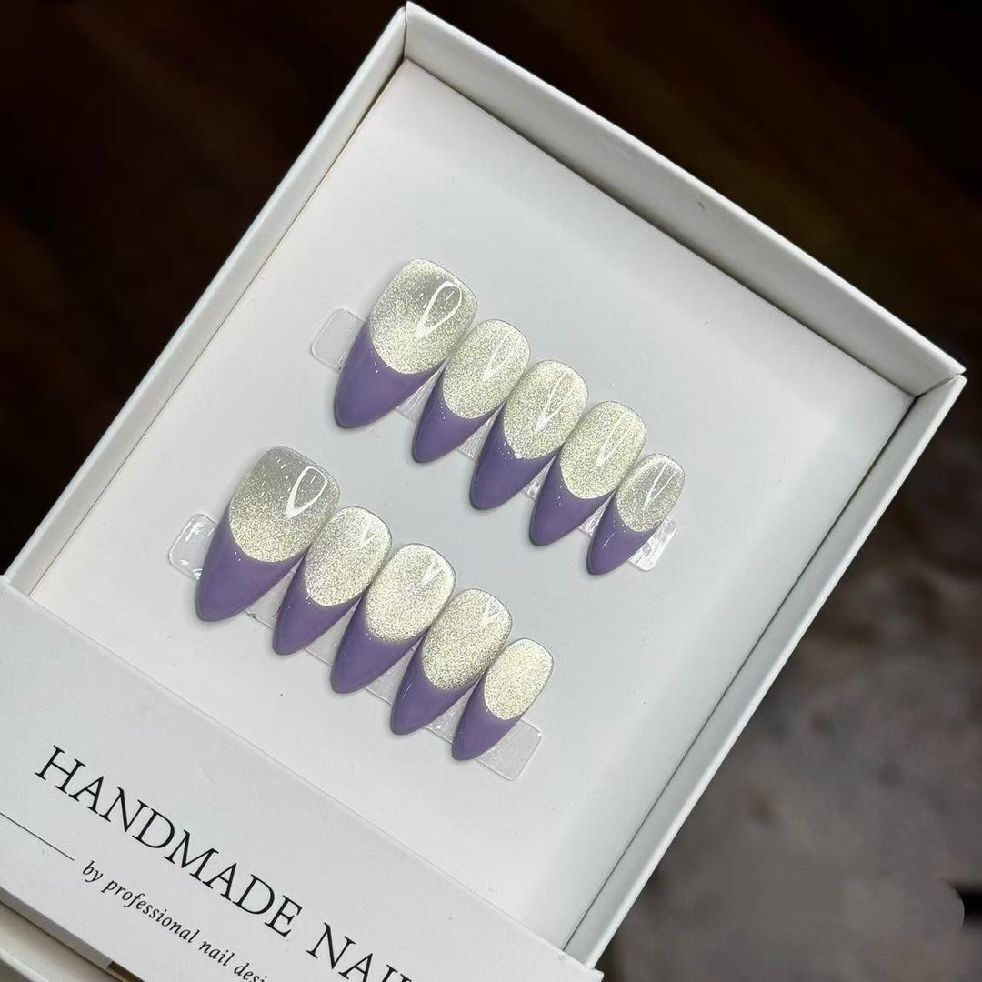 Decorative Press-On Nail Art Set with Elegant Glitter Accents