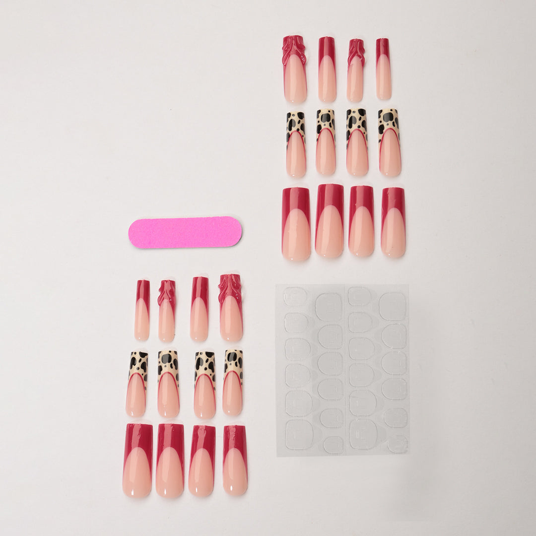 Nail set with leopard and luxurious glitter finish Stornfield