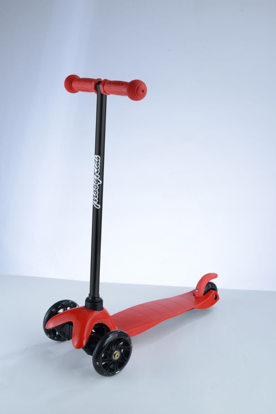 Smooth-Riding Lean-to-Steer Kickboard Scooter Stornfield