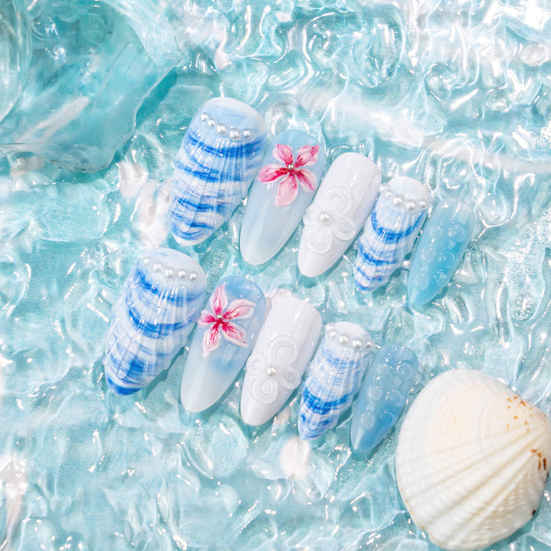 Artistic Coastal Themed Press-On Nail Set