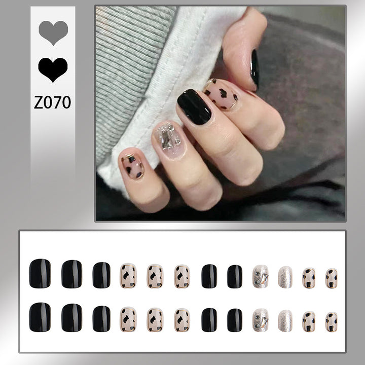 Creative Nail Art Set with Elegant Animal Accents Stornfield