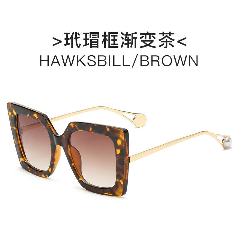 Ladies elegant sunglasses with geometric frame Stornfield