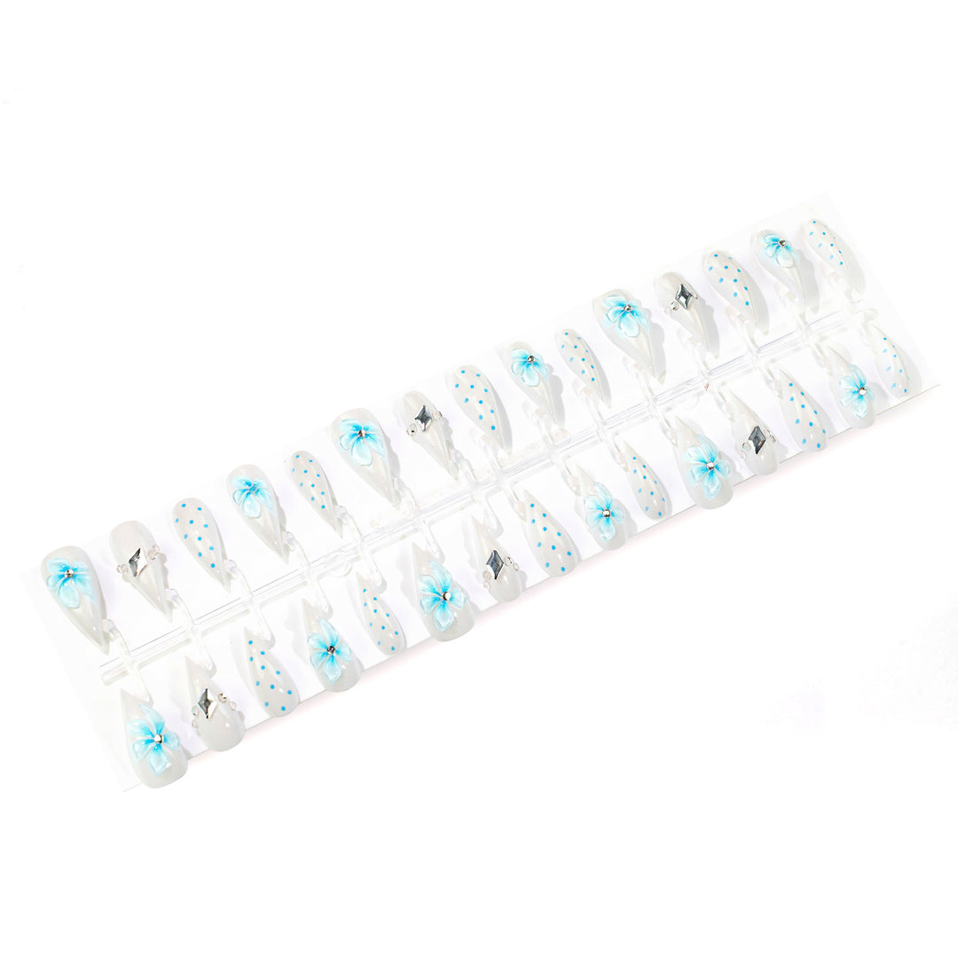 Decorative Artistic Press-On Nail Set with Floral Accents Stornfield
