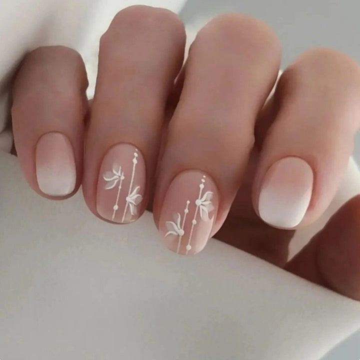 Elegant Floral Press-On Nail Set Stornfield