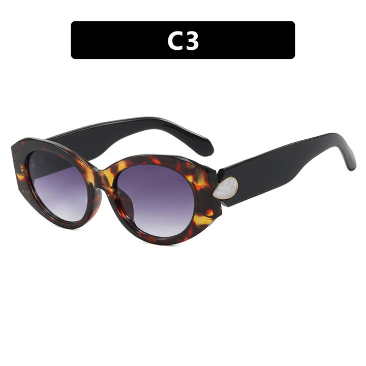 Women elegant sunglasses with stylish contours Stornfield