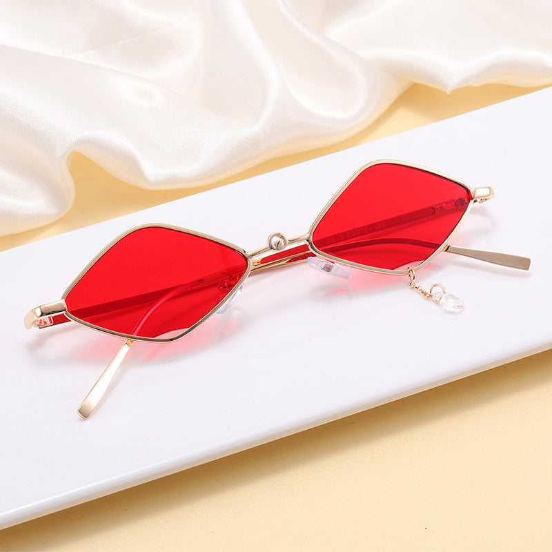 Ladies fashionable sunglasses with faceted frame Stornfield
