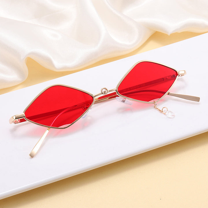 Ladies fashionable sunglasses with faceted frame Stornfield