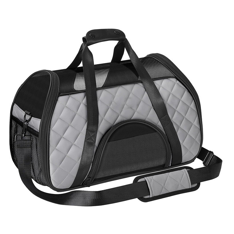 Closed pet transport bag with breathable mesh Stornfield