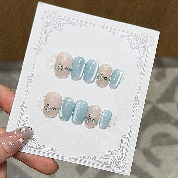 Elegant Artificial Nails with Radiant Accents Stornfield