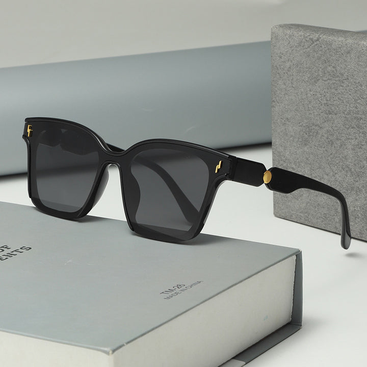 Women's Stylish Sunglasses with Stylish Frame Stornfield