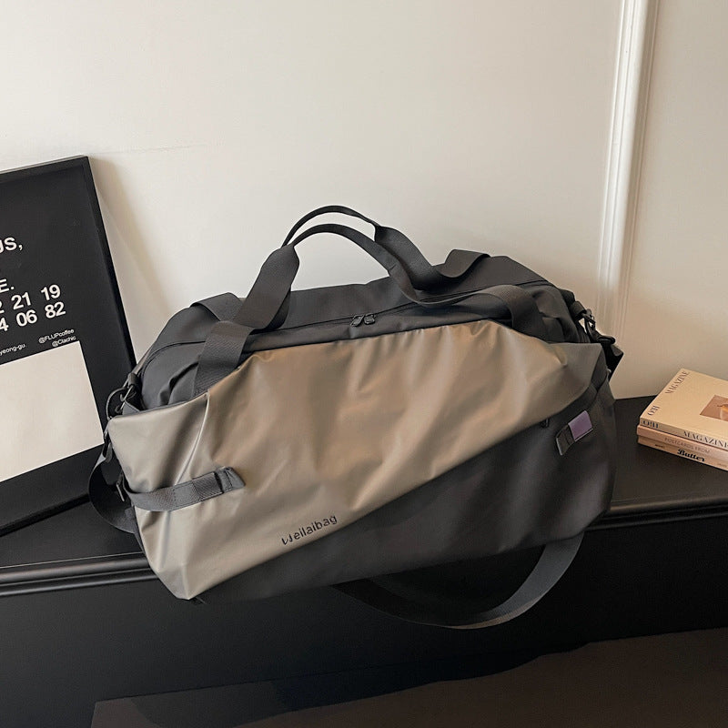 Women's sporty travel bag with innovative compartment system Stornfield