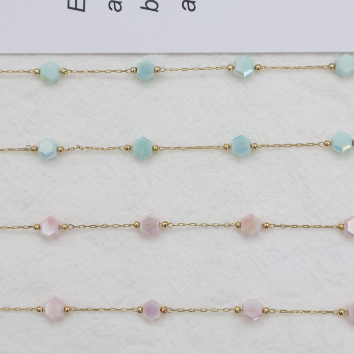 Elegant Gold Chain Necklace with Gemstones Stornfield