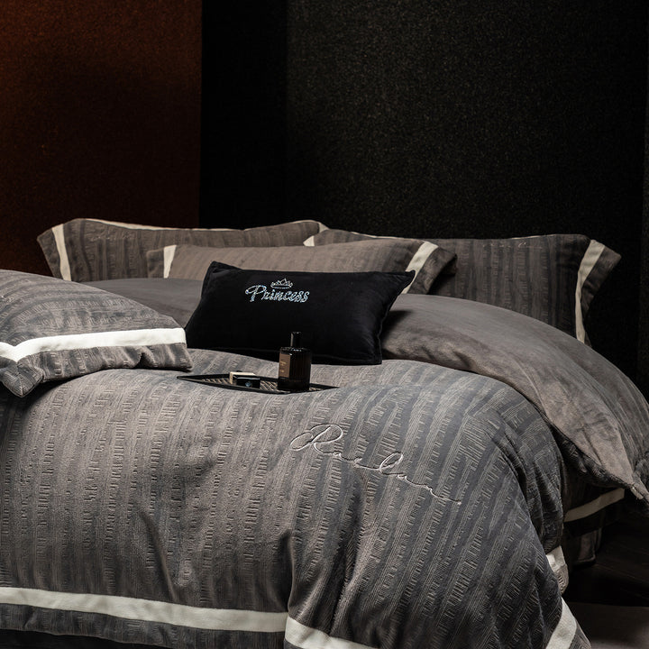 Luxurious velvet bedding set with relief structure and decorative trim