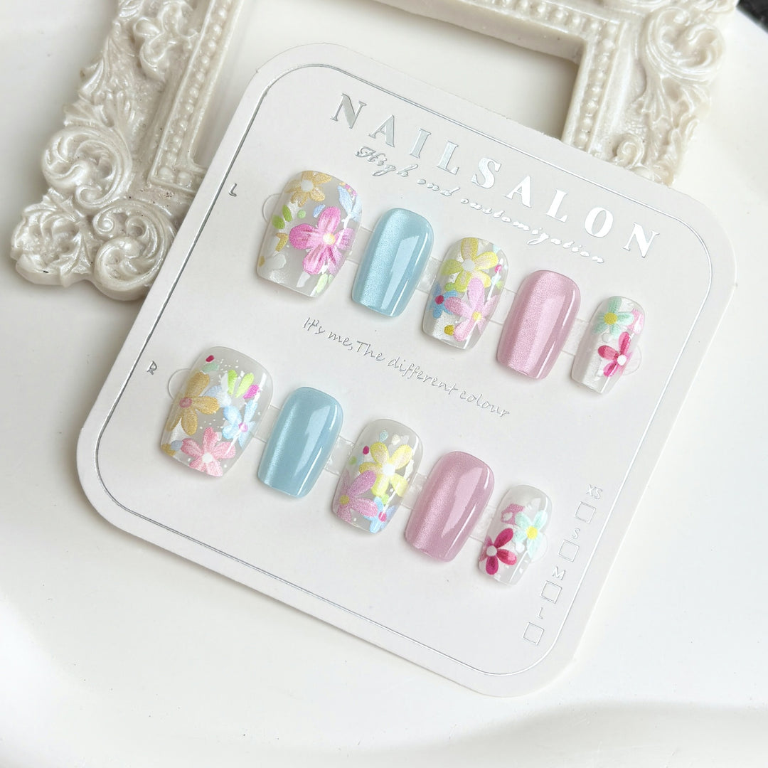 Floral-Themed Press-On Nail Art Set with Decorative Elements