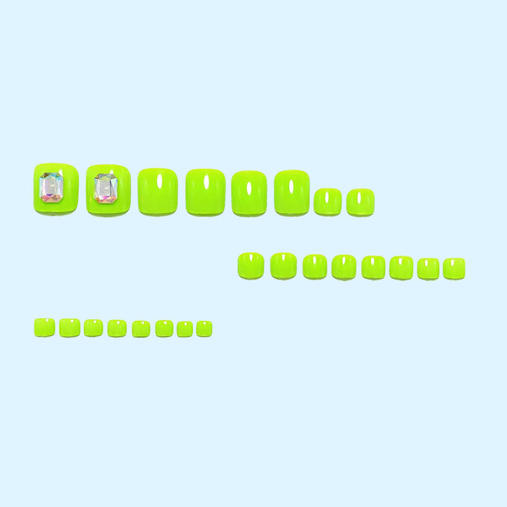 Toenails with glittering 3D applications Stornfield