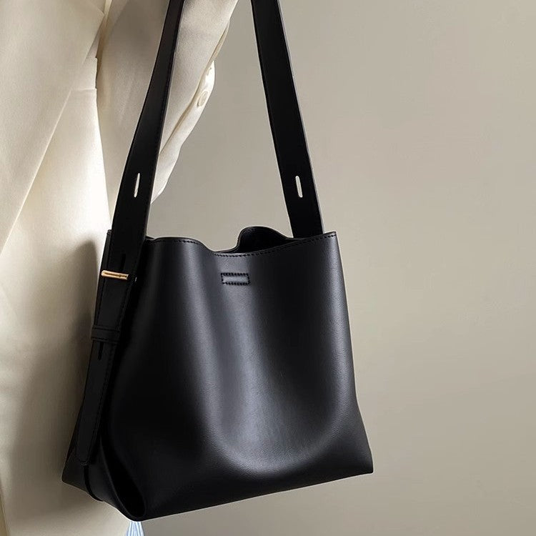 Fashionable everyday bag with adjustable shoulder strap Stornfield