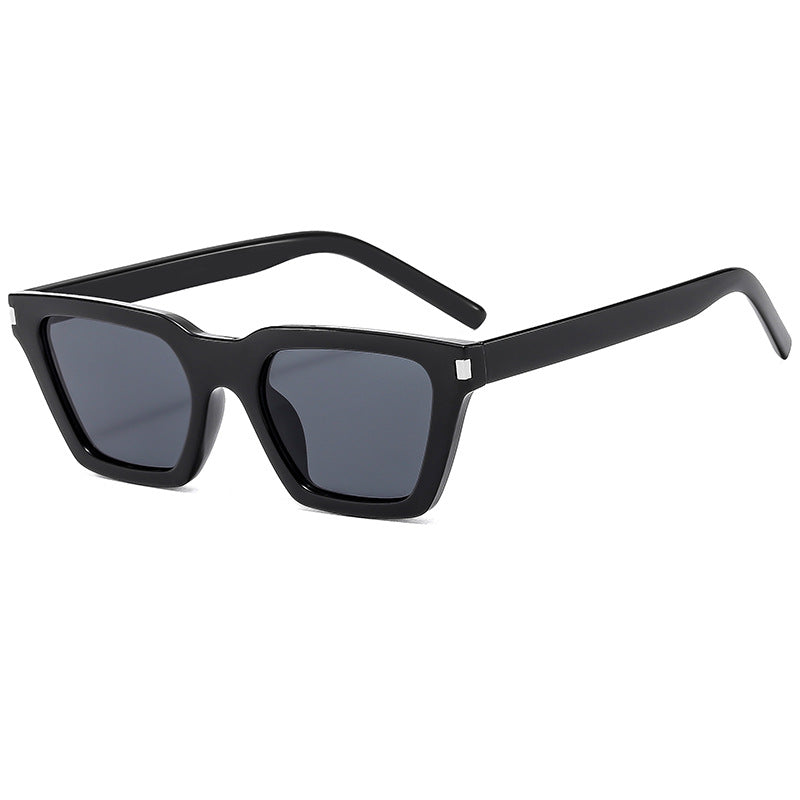 Women's modern sunglasses with striking frame Stornfield