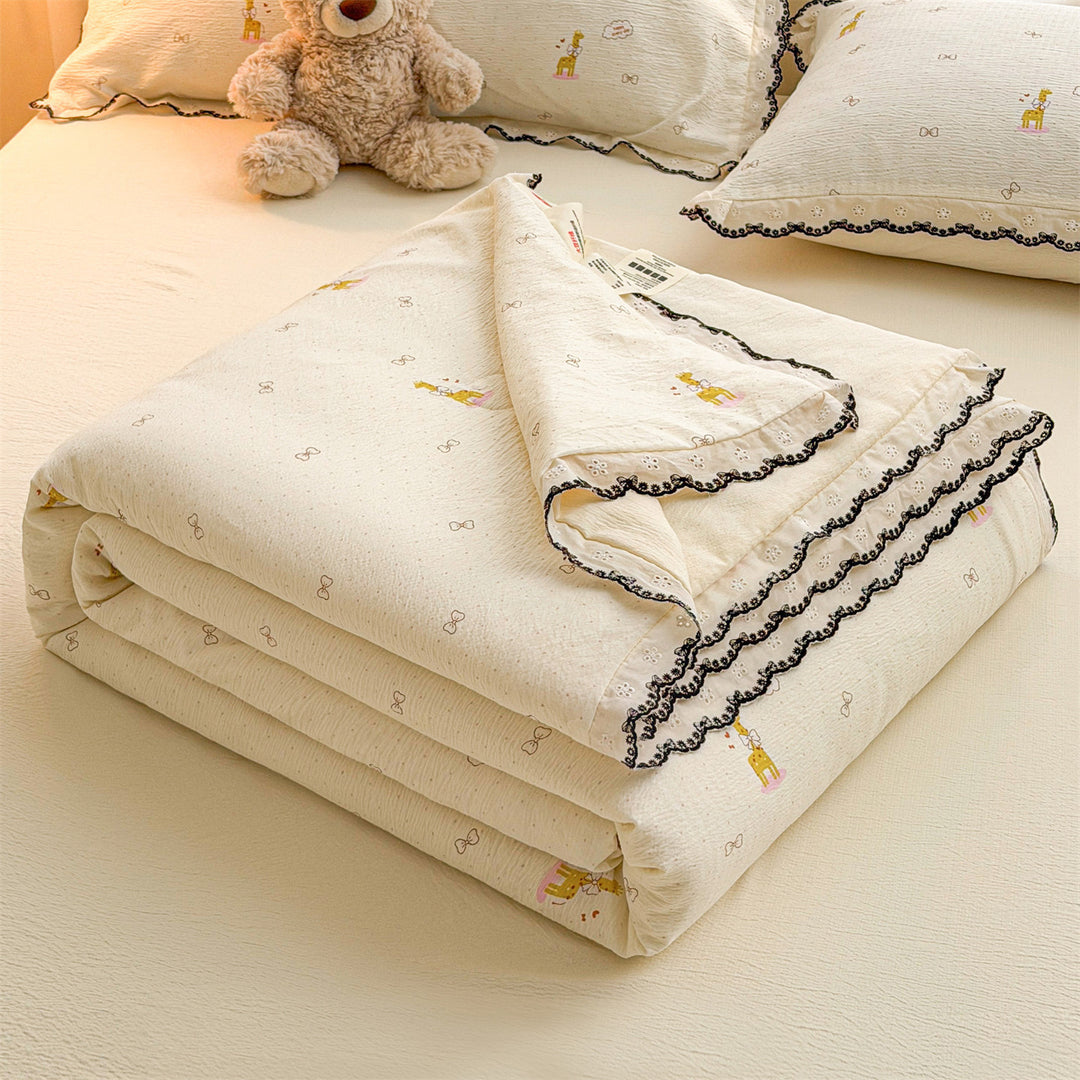 Flower Patterned Quilted Bedspread Set