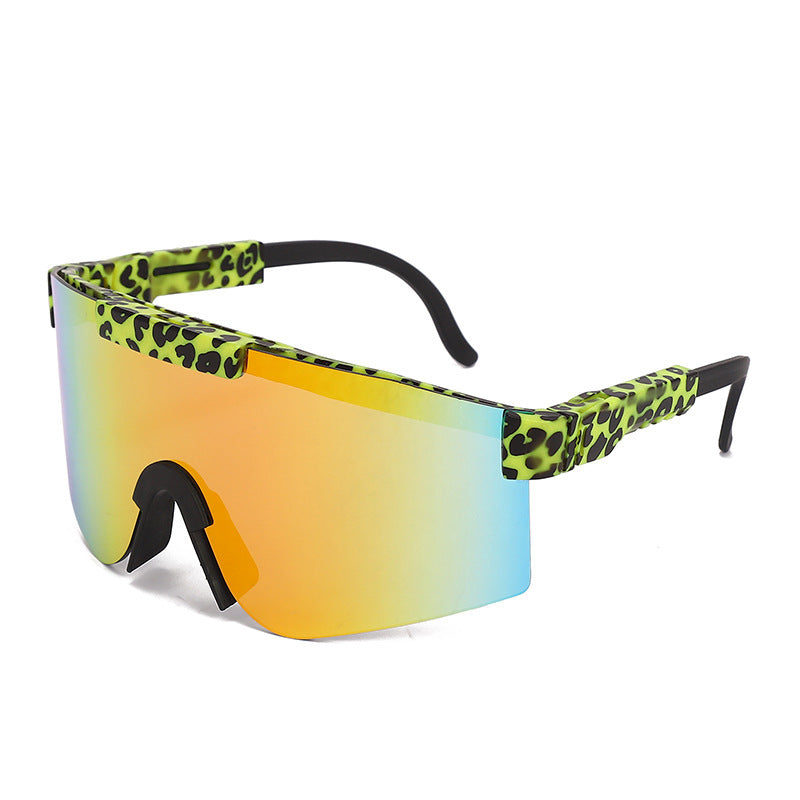 Women's Sporty Statement Sunglasses in Modern Design Stornfield