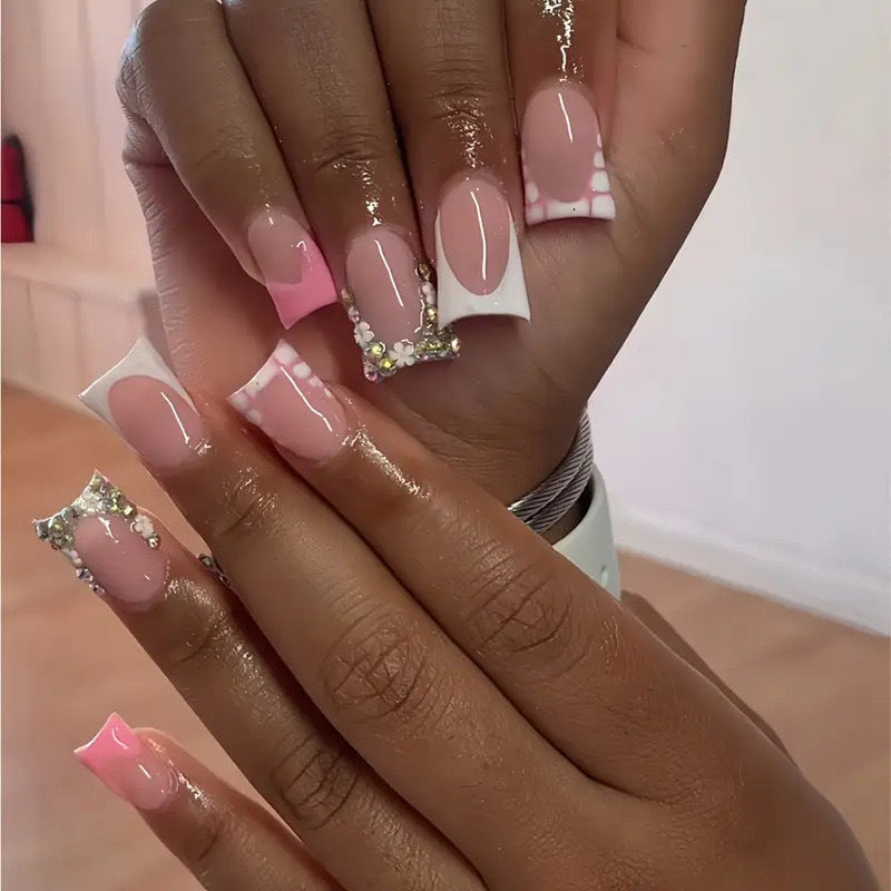 Glamorous Rhinestone-Embellished Nail Art Stornfield