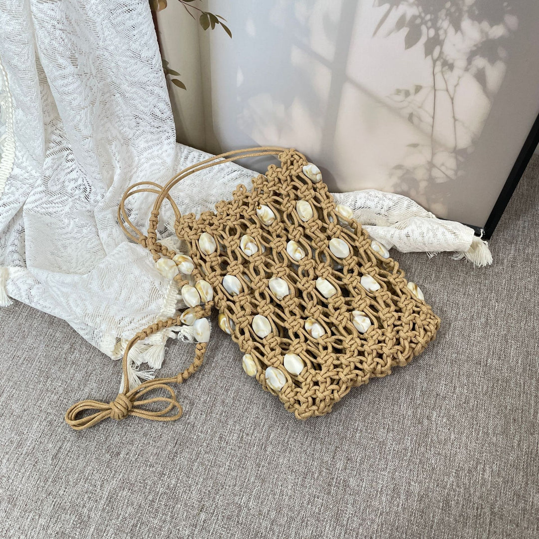 Hand-knotted shoulder bag with shells Stornfield