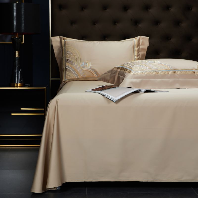 Luxury Egyptian Cotton Sateen Duvet Cover Set with Embroidered Baroque Medallion