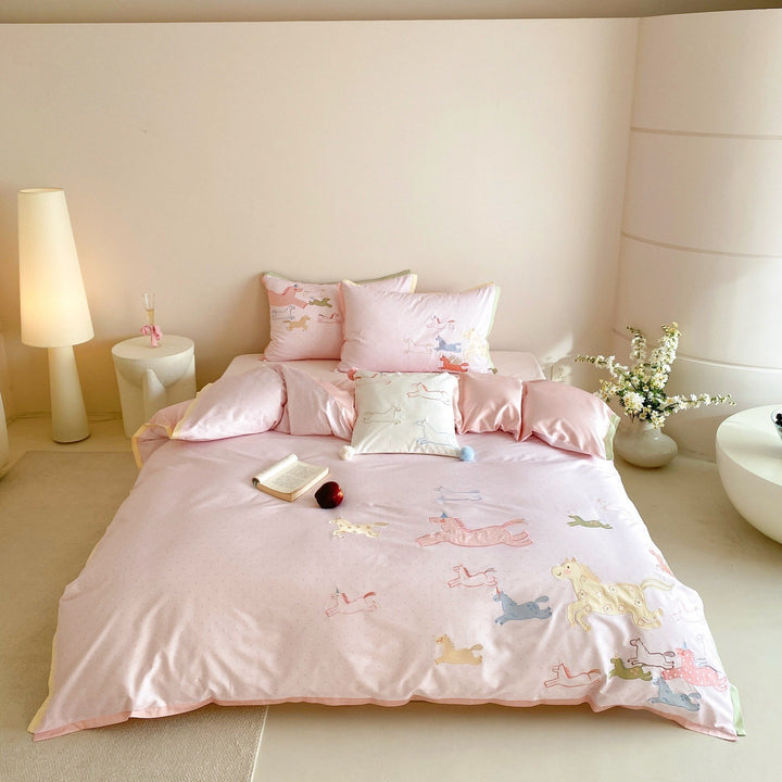 Luxurious cotton satin bedding set with unicorn embroidery