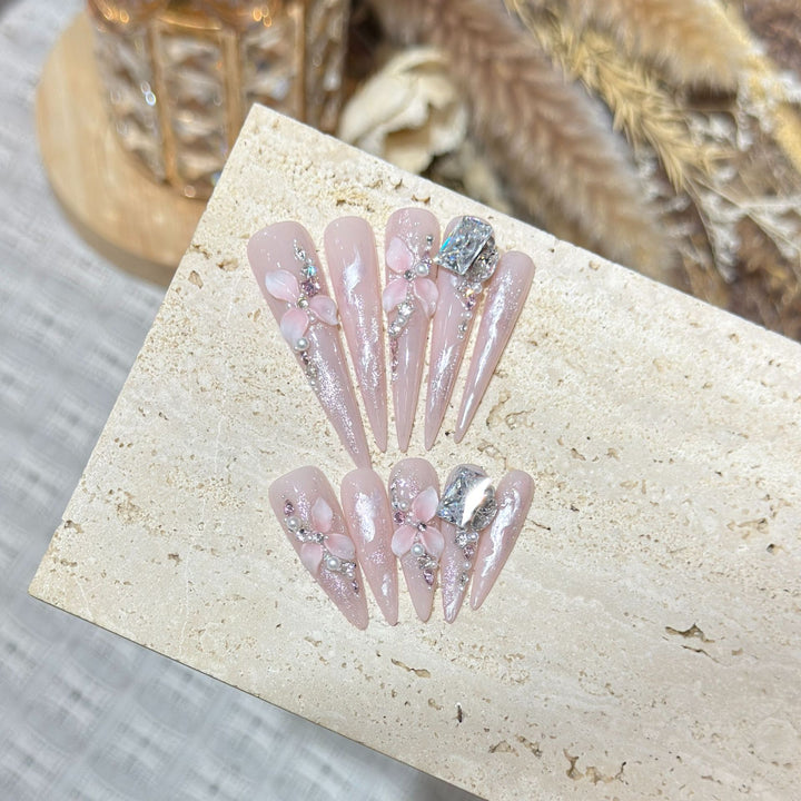 Artistic Decorative Stiletto Press-On Nail Set with Floral Accents Stornfield