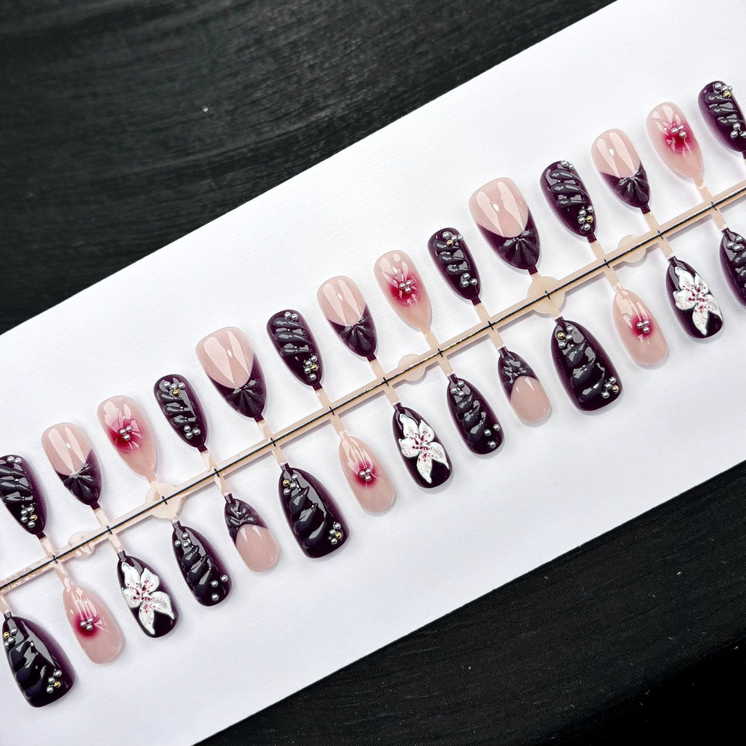 Elegant Decorative Press-On Nail Art Set 1790746208