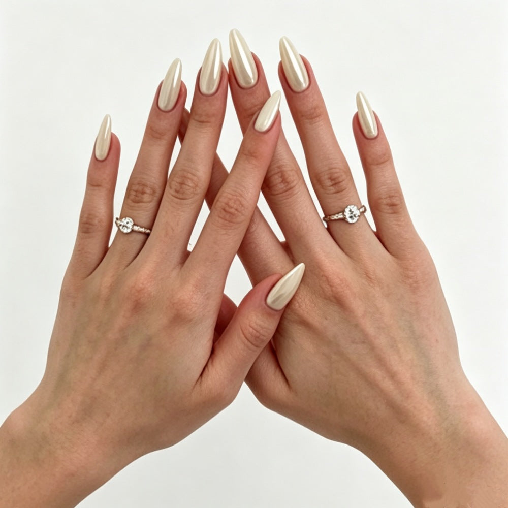 Trendy and Shiny Artificial Nails Stornfield