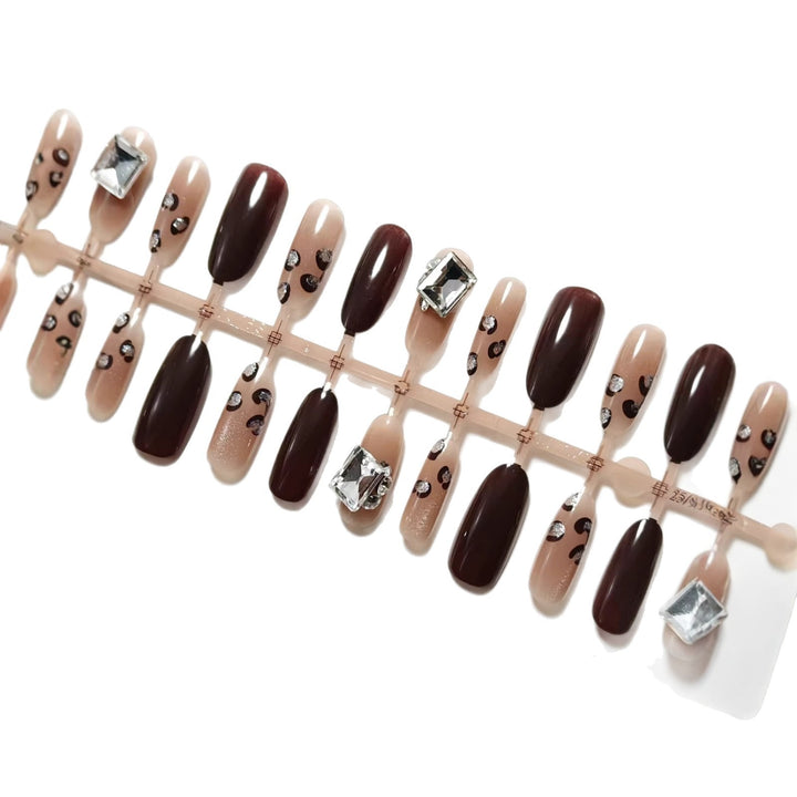 Artificial nails with elegant glamour accents Stornfield
