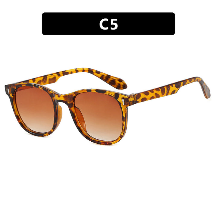Women's stylish sunglasses with ergonomic frame and protective UV filter Stornfield