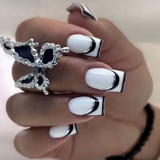 Elegant Geometric Nail Art Stornfield