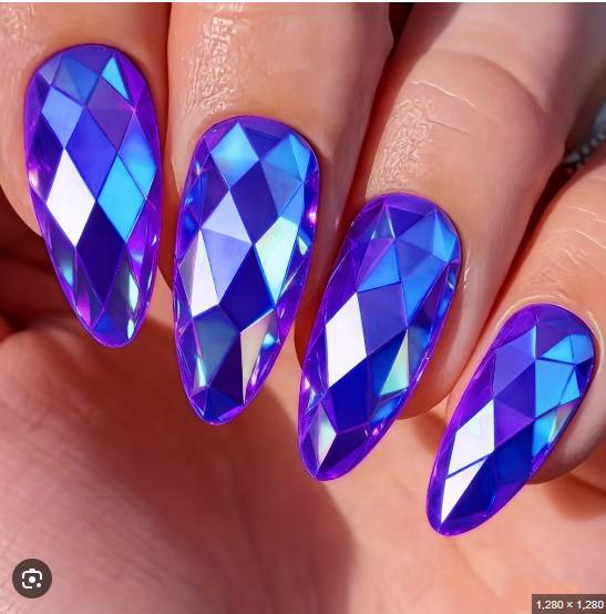 Artistic Press-On Nail Set with Geometric Design Stornfield