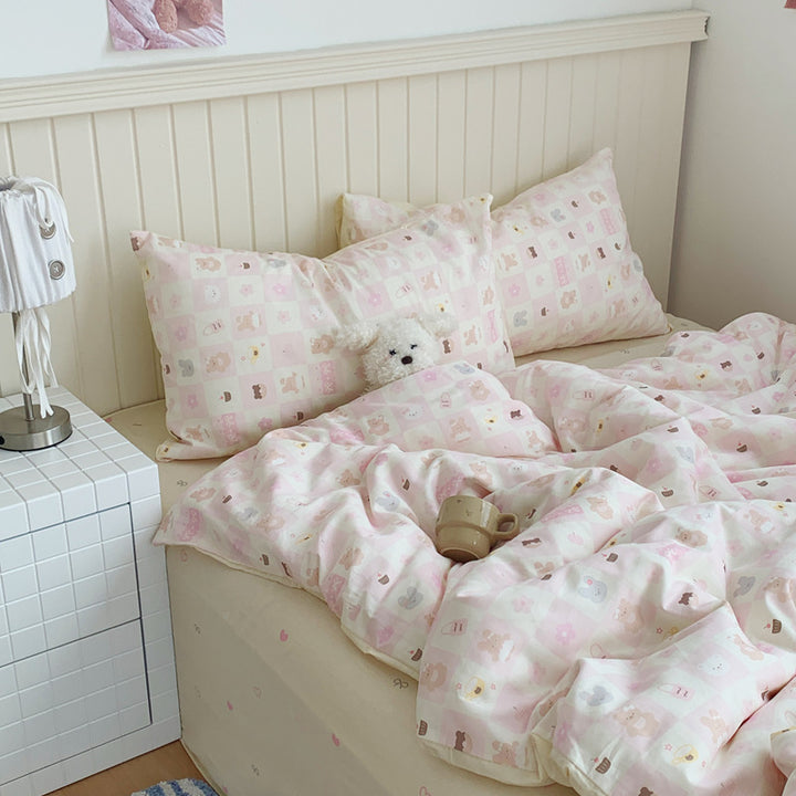 Cozy Cartoon Bear Print Bedding Set