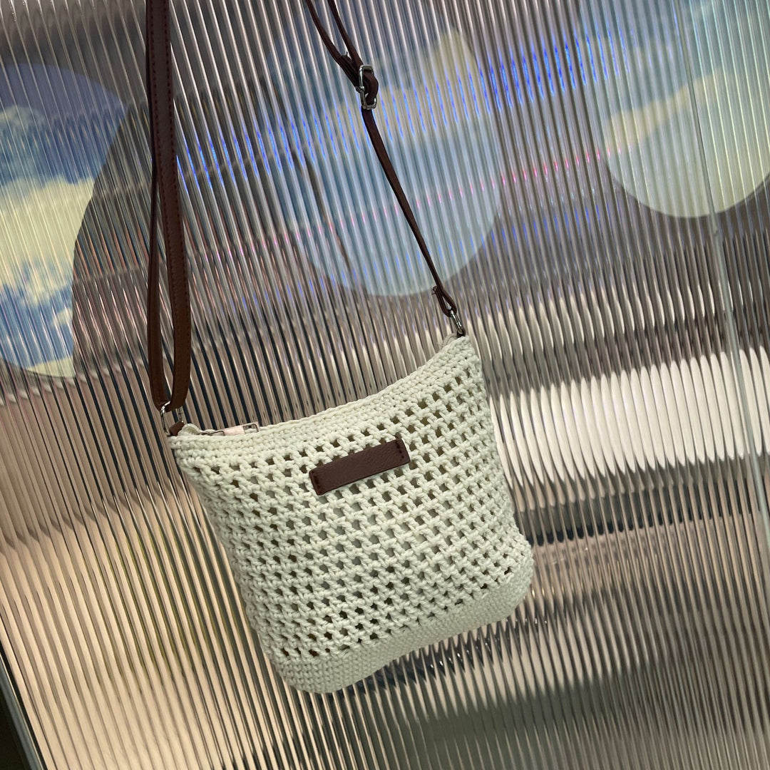 Hand-knotted shoulder bag in modern design Stornfield