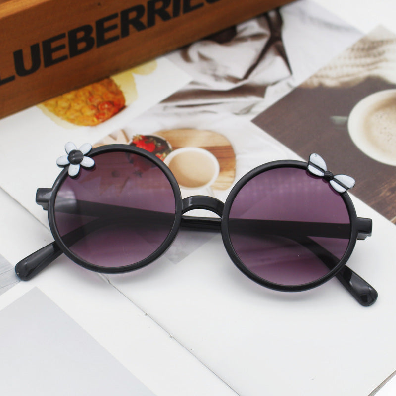 Ladies sunglasses with playful floral accents Stornfield